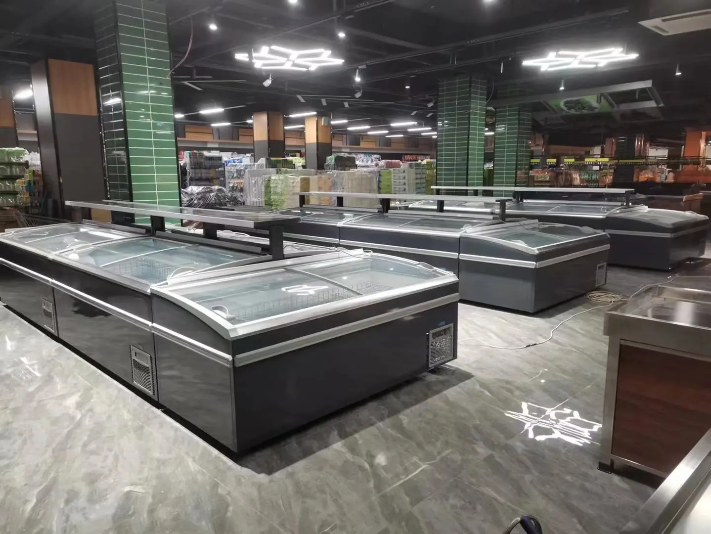 Plug-in standard combined island freezer Type-C with dual-temperature functionality and heavy-duty industrial chassis - XCCold Series