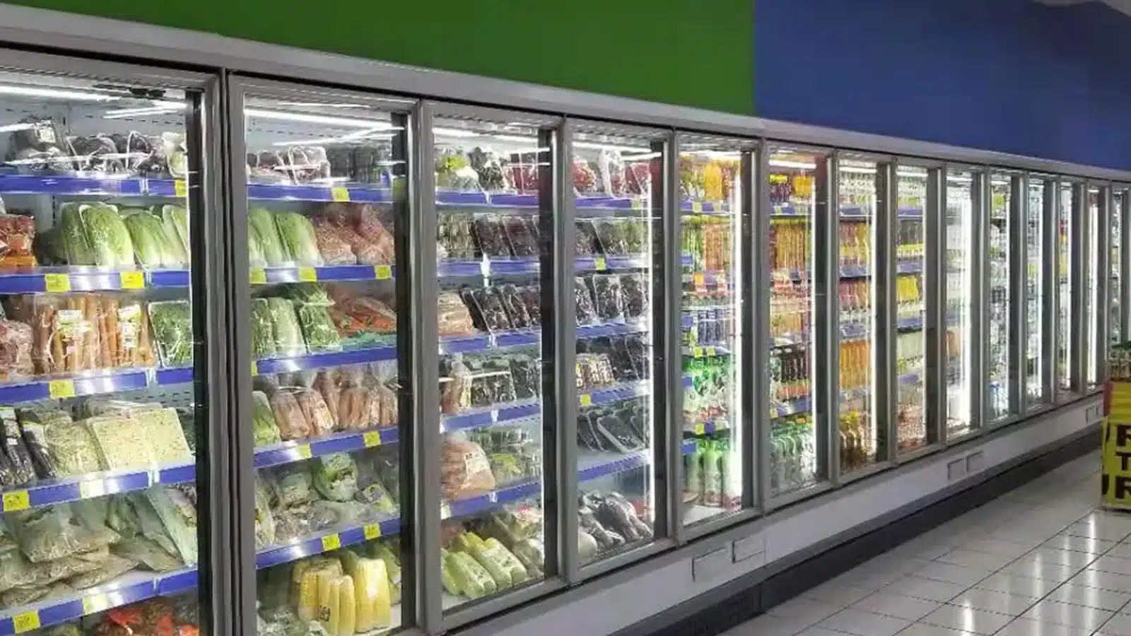 Glass-door upright refrigerated cabinets with vertical shelving