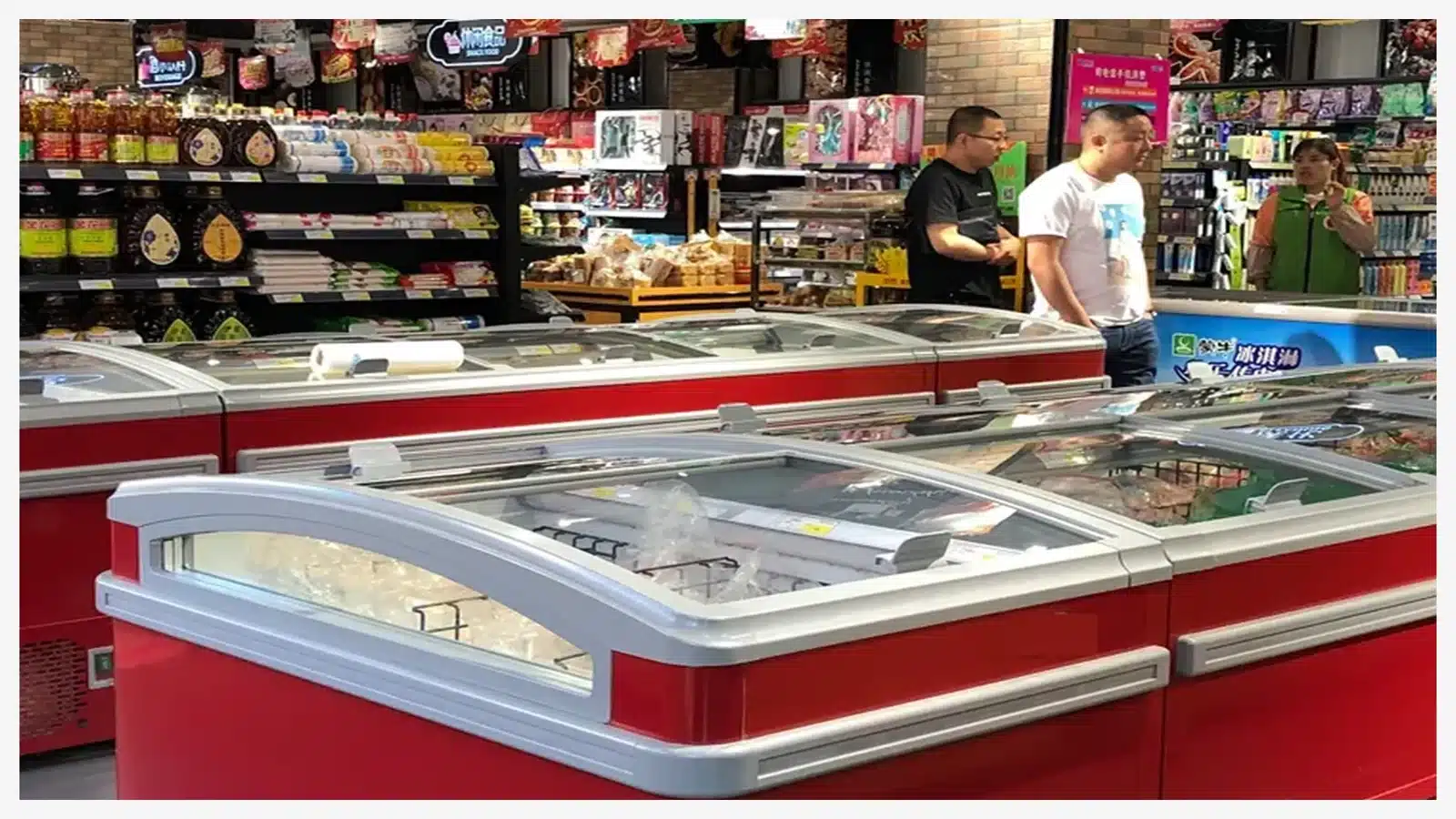 Island freezer store layout