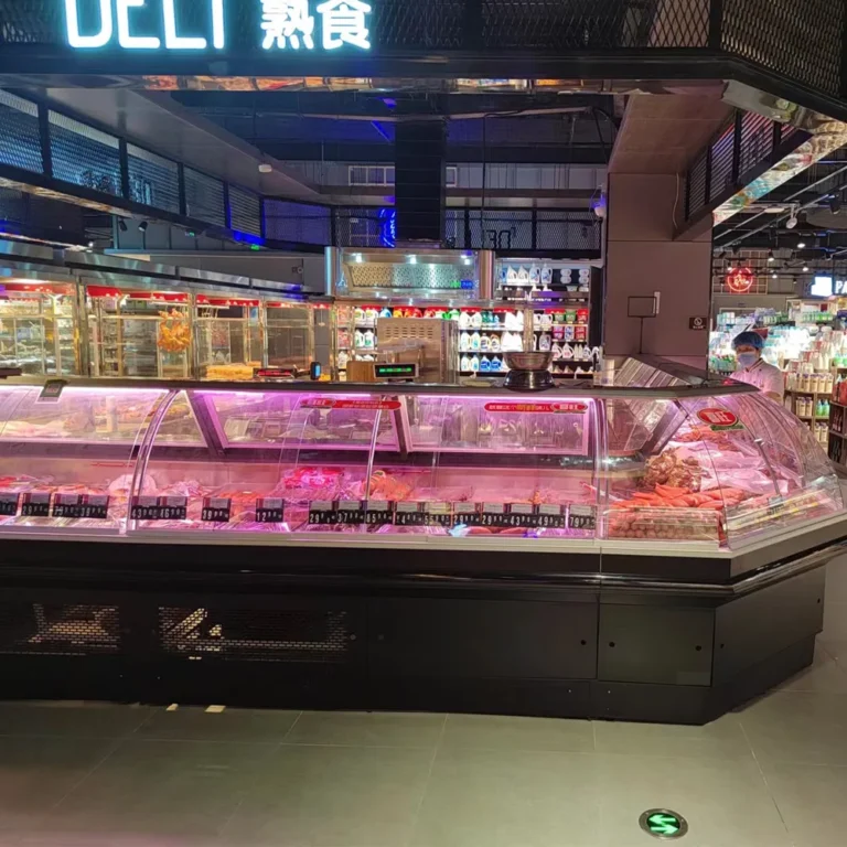 panoramic-view-curved-glass-deli-showcase-counter