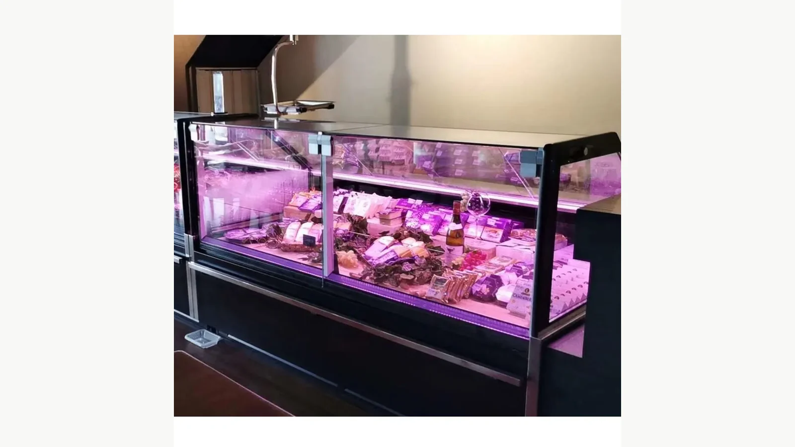 Live plug-in straight-glass deli cabinet installation from the current XCCold WordPress media library