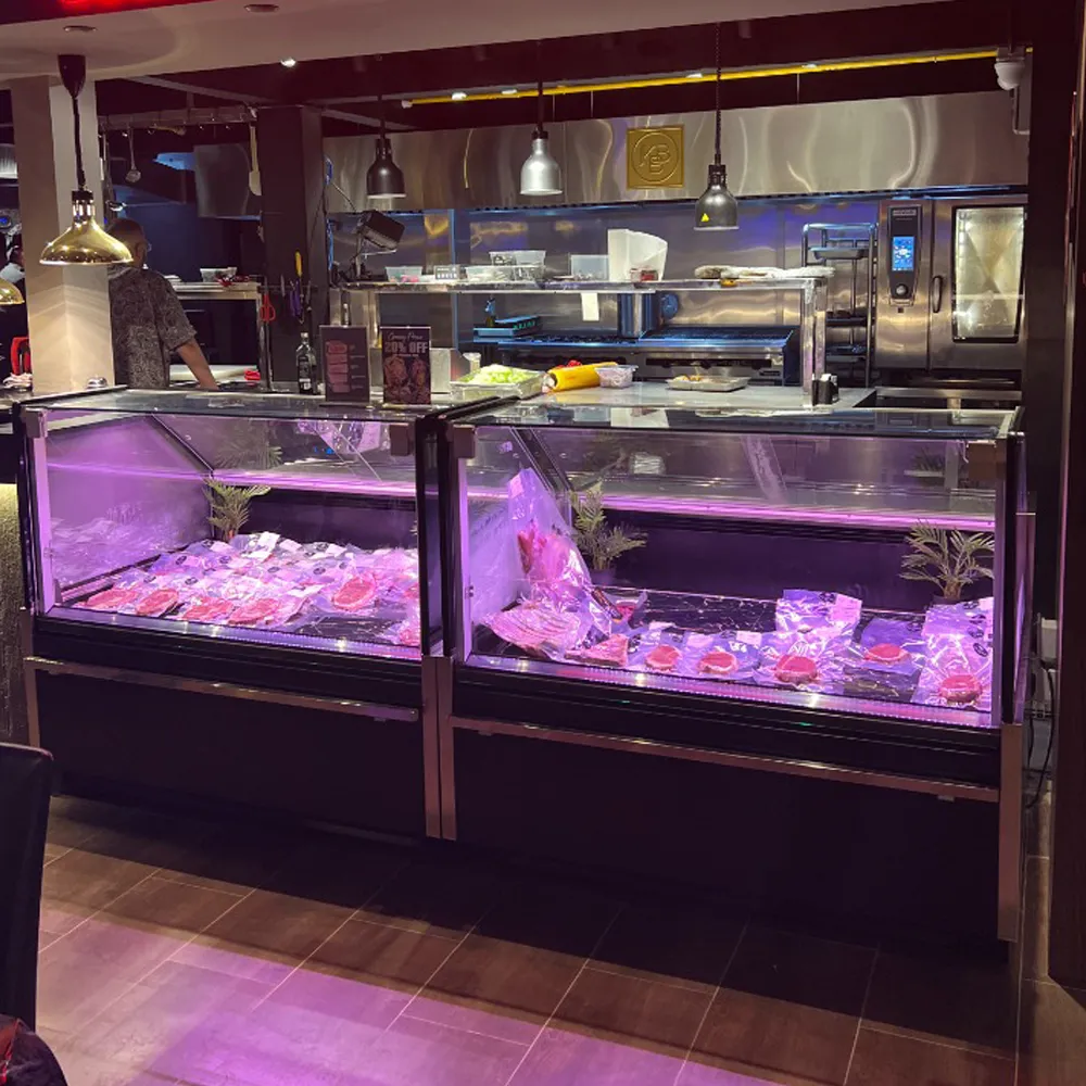 Roasted duck straight glass deli display case with warm LED lighting and SUS304 interior - XCCold Professional